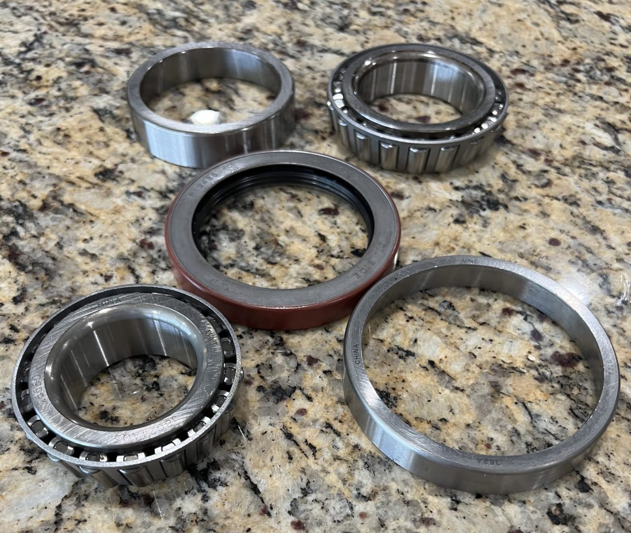 thumbnail image 2 of New Dexter Mounting Bolts 1.5" X 1/2"-13 7-292 Qty 8 2 of 11